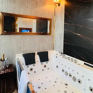  Nocleg ze śniadaniem Mała Anglia Deluxe Rooms&spa